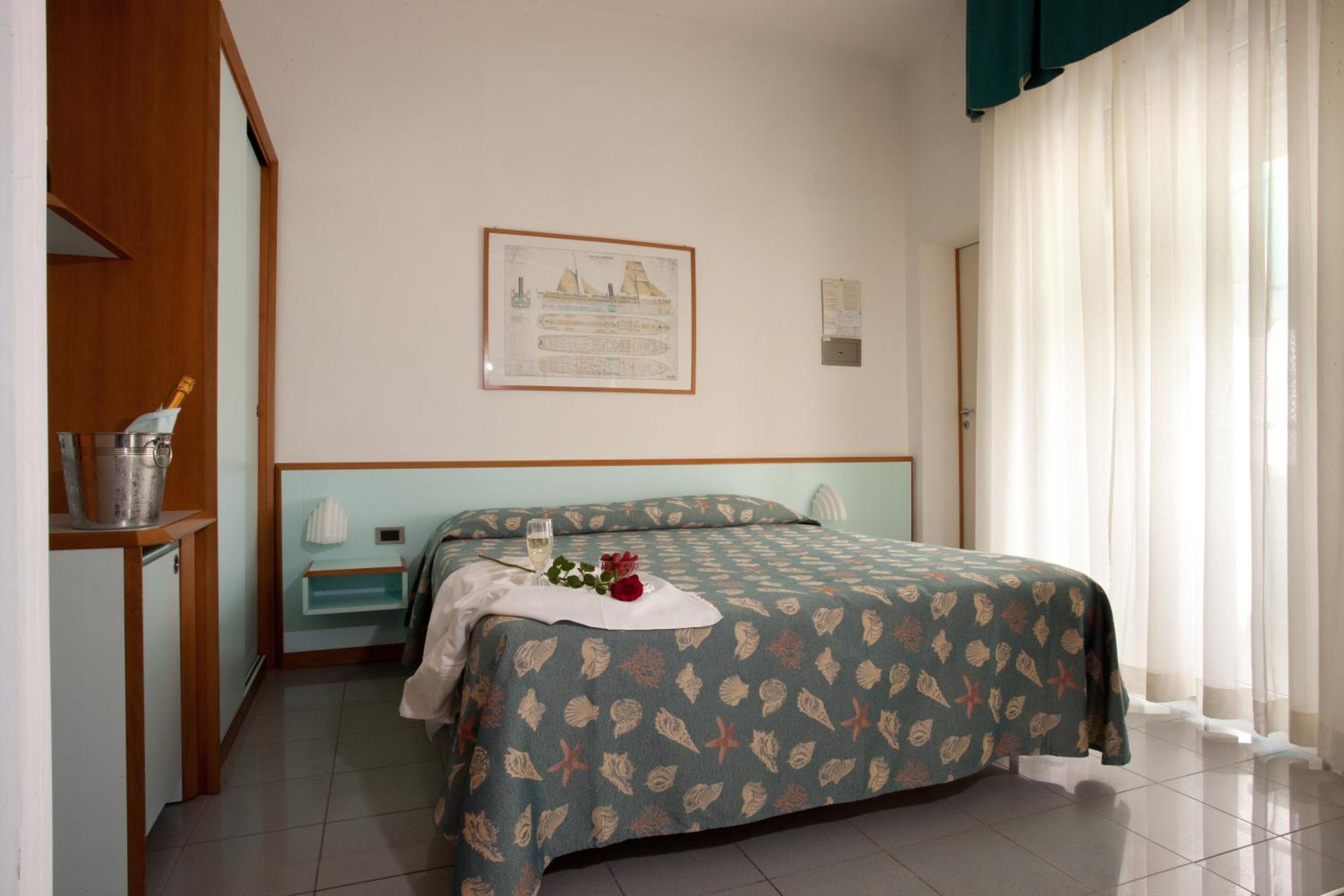Hotel Gaby Ріміні Екстер'єр фото